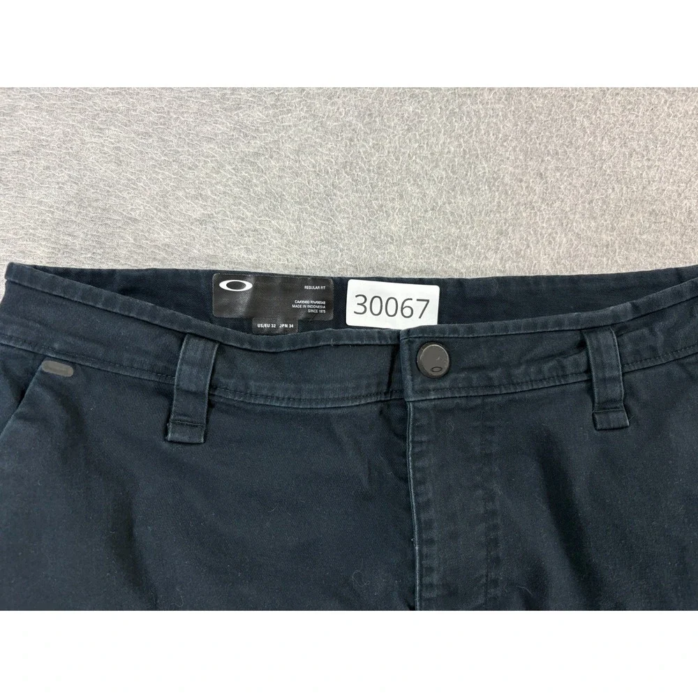 Oakley Cotton Blend Regular Fit Chino Shorts (Men's 32) Black - 10